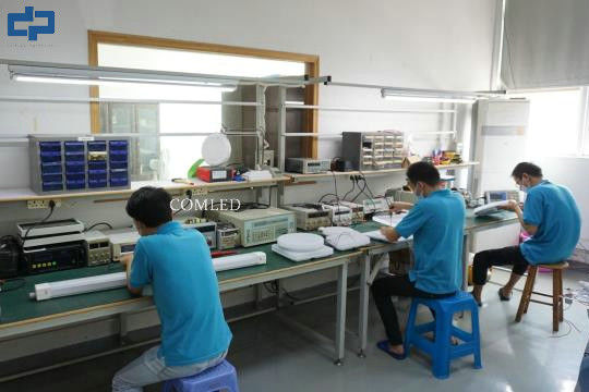 Shenzhen COMLED electronic Technology Co.,ltd 製造者の生産ライン